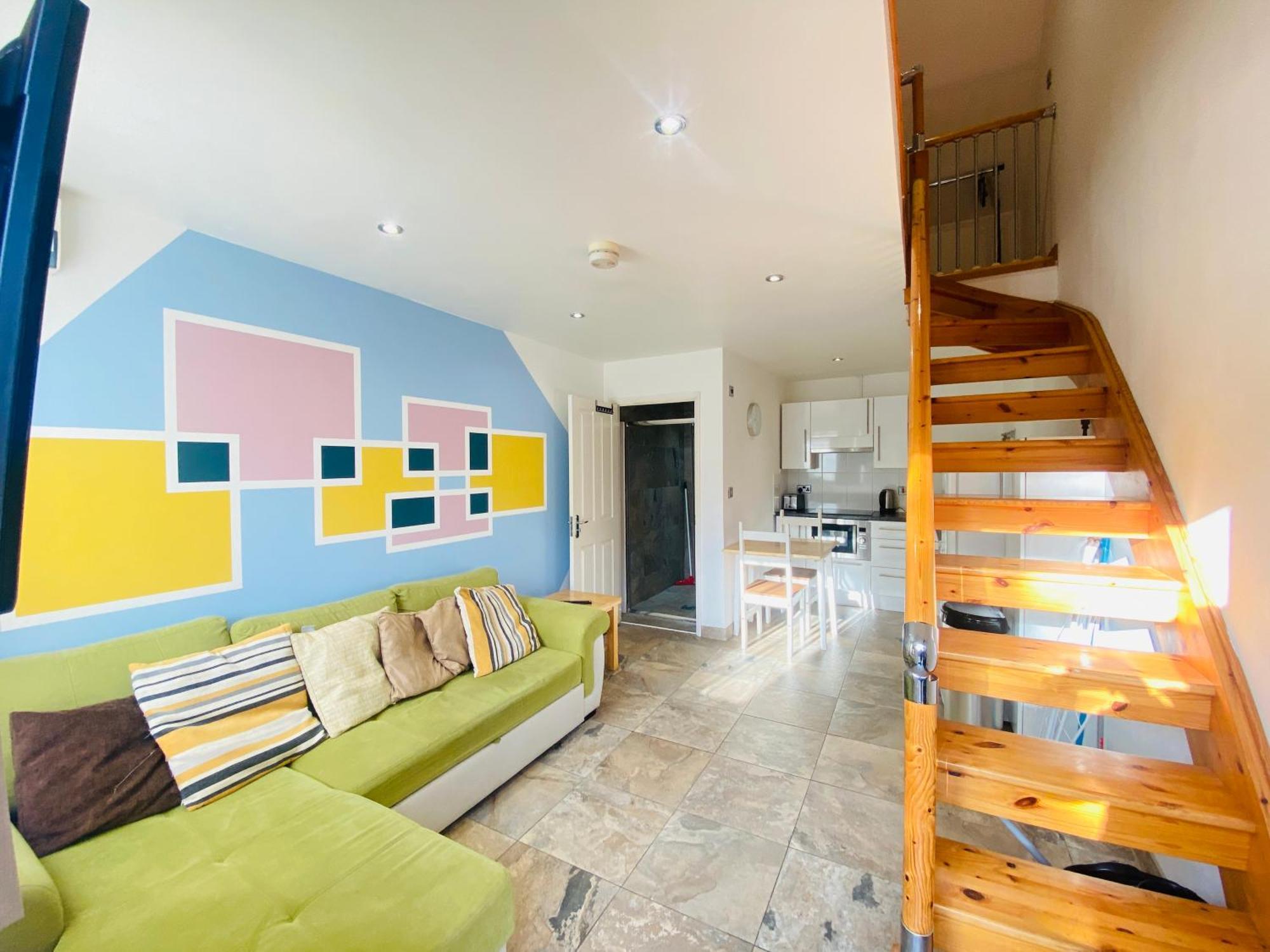 The Mews Flats - Cambridge, Location Cb1